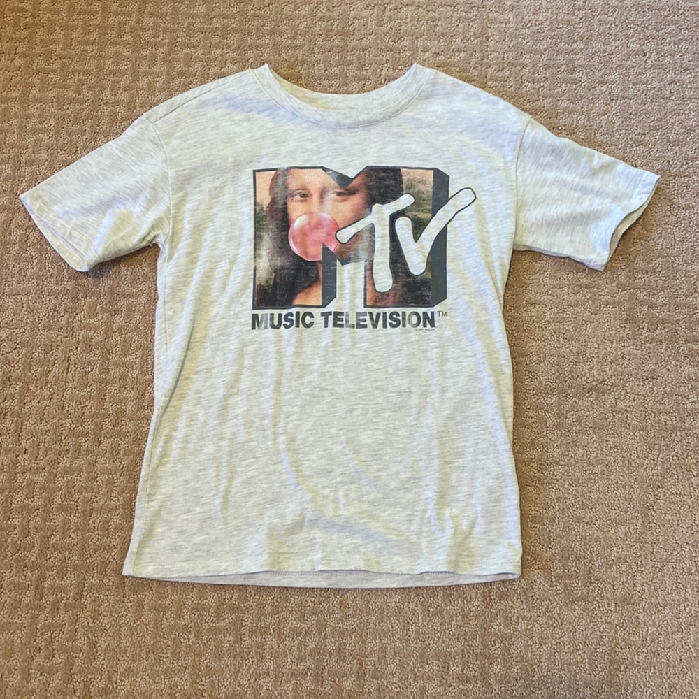Euc MTV Mona Lisa tee from Gap! Size 8